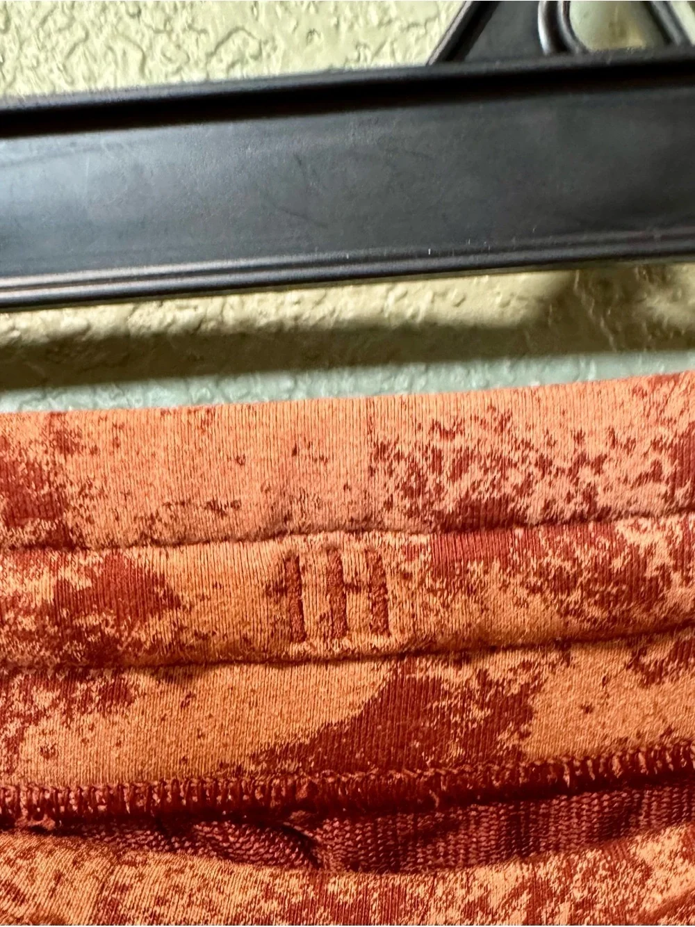 Lululemon Rust and Peach Tie-Dye Joggers Size Small